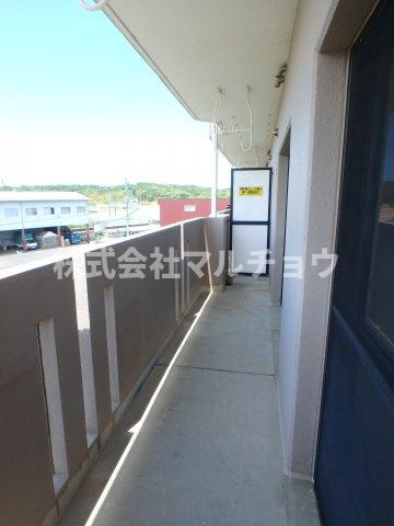 コーポラス・栄のバルコニー|バルコニーからの眺めを楽しみながら食事をしませんか