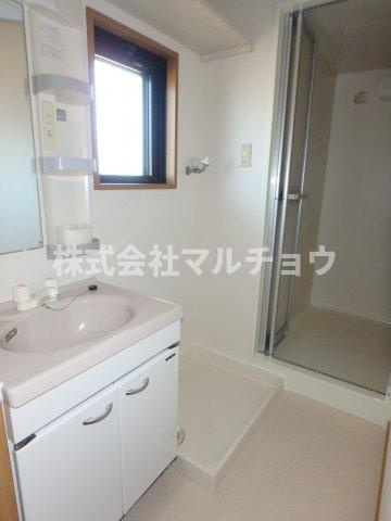 コーポラス・栄の独立洗面台|朝の身支度には欠かせない独立洗面化粧台