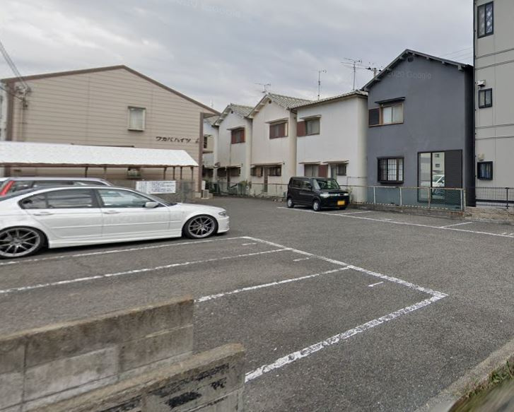 泉大津市池浦町４丁目のハイツの駐車場|駐車場があります