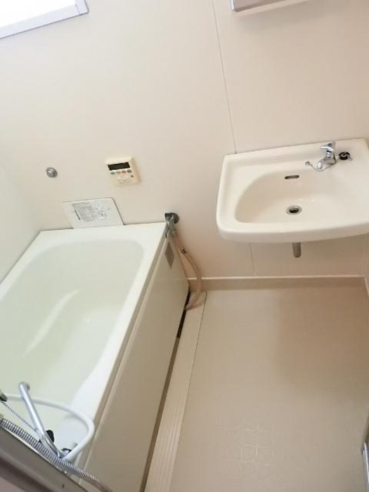 泉大津市池浦町４丁目のハイツの浴室|日々の疲れを癒すお風呂付です