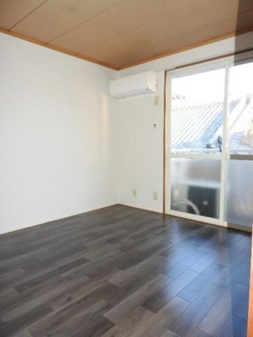 泉大津市池浦町４丁目のハイツの洋室|コンパクトで使いやすい洋室です