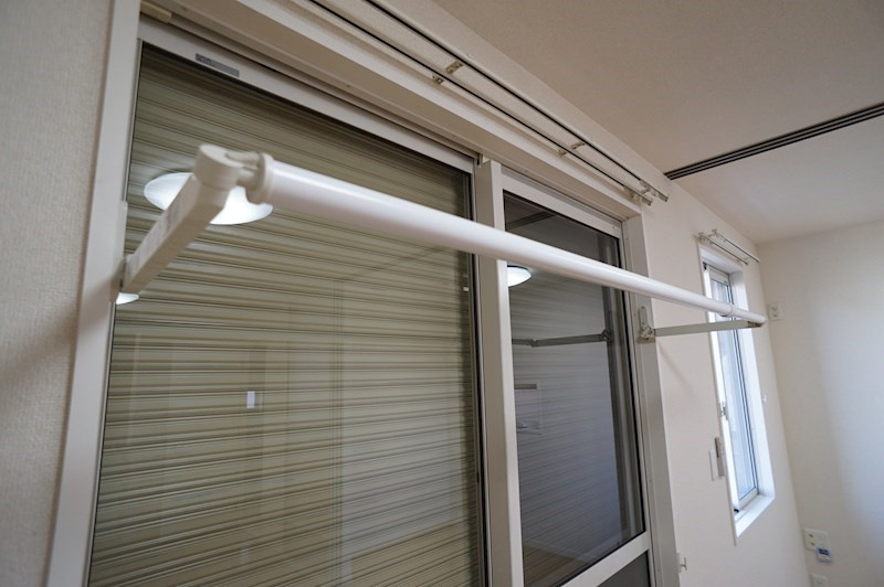 パルメゾンの設備|室内物干し設備+防犯シャッター