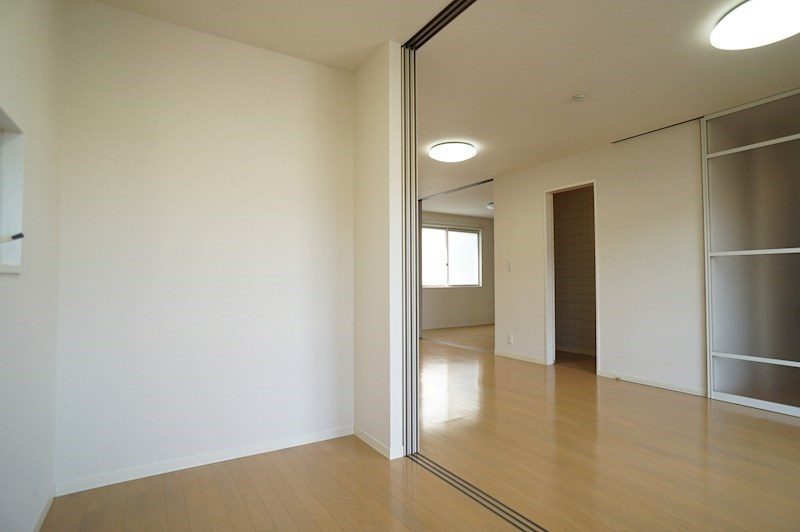 パルメゾンの居間・リビング|3帖洋室