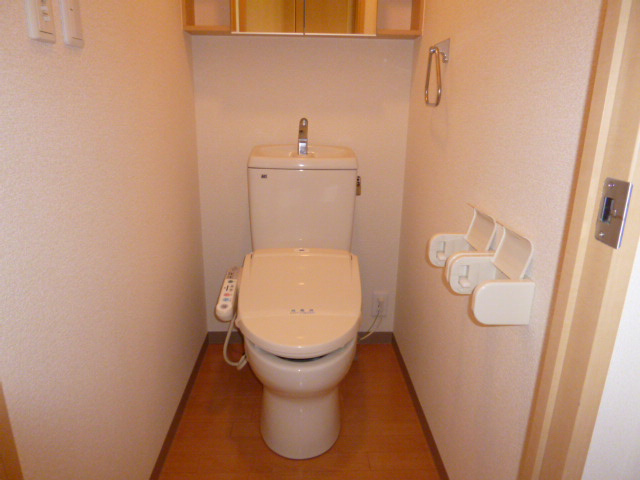 スターマンション神田のトイレ|シャワー付きトイレ