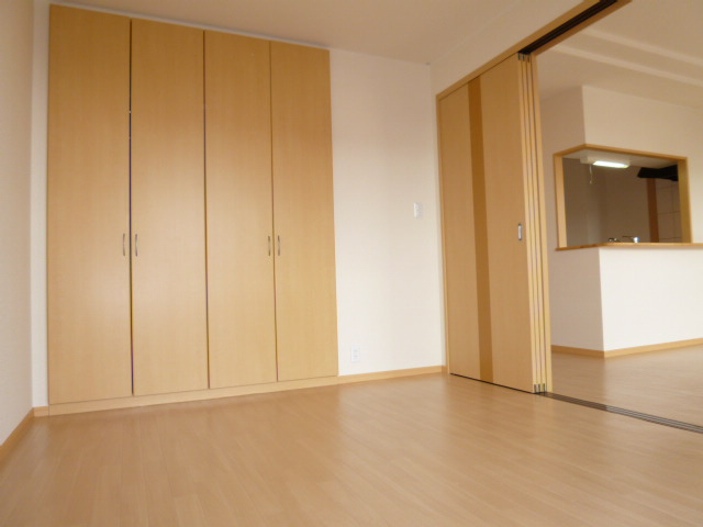 スターマンション神田の洋室