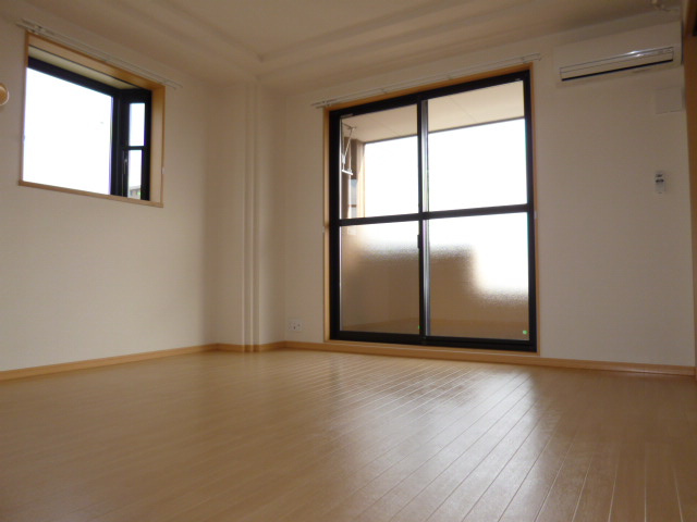 スターマンション神田の居間・リビング