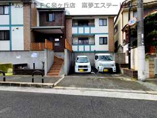 【駐車場】