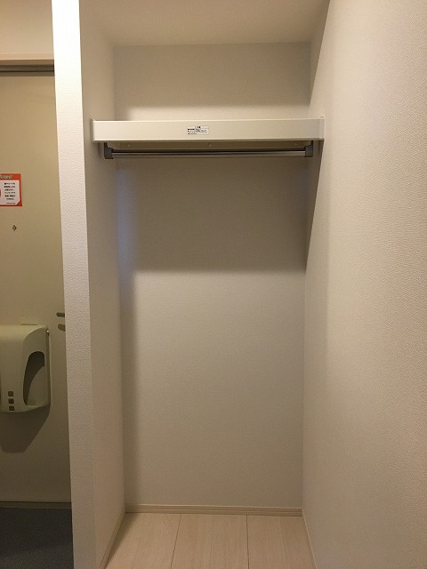 オッツ梅満の収納|玄関脇収納