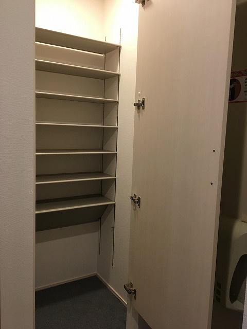 オッツ梅満の玄関|シューズボックス