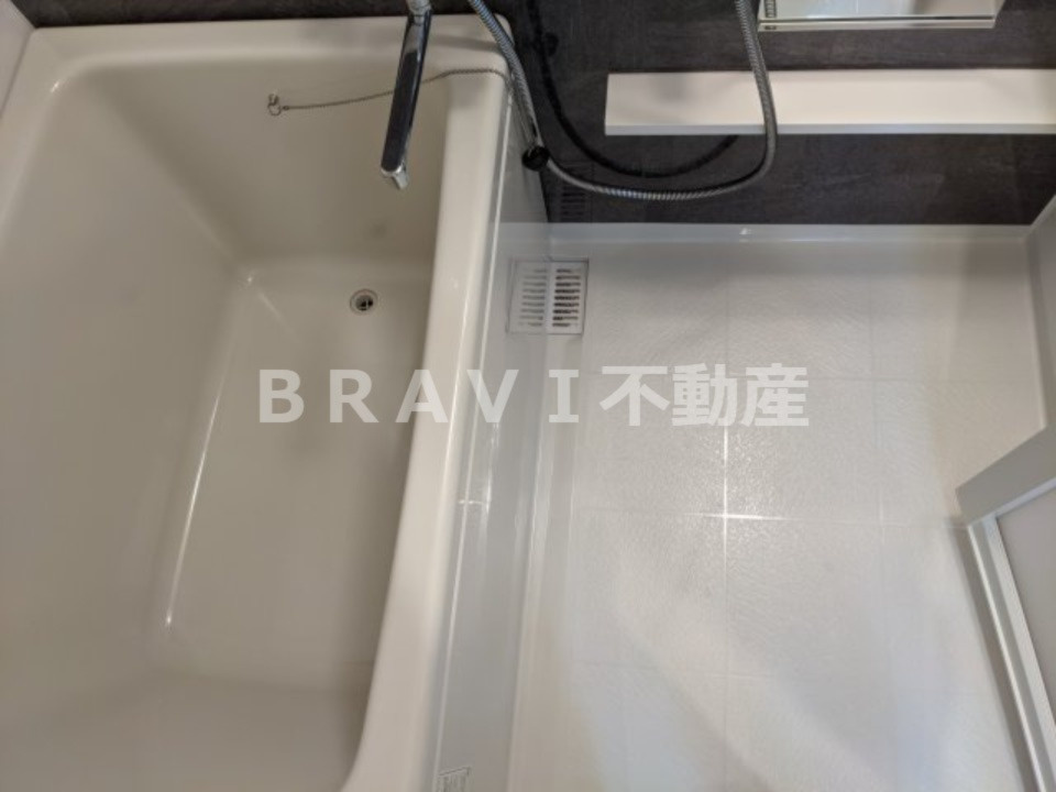 セイワパレス玉造駅上　BRAVI不動産の浴室|【セイワパレス玉造駅上】コンパクトで使いやすいお風呂です