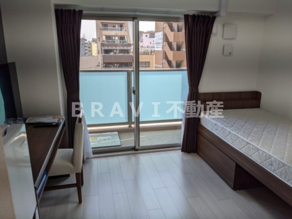 セイワパレス玉造駅上　BRAVI不動産の居間・リビング|【セイワパレス玉造駅上】開放的な寝室です