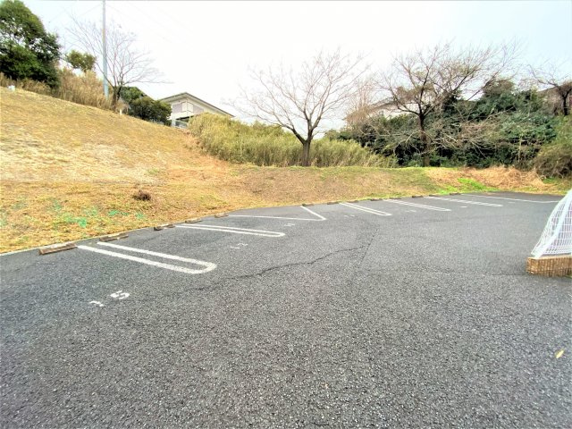瀬々ら木ハイツの駐車場