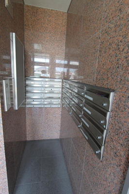 【エントランス】 | スカイコート | メールBOX