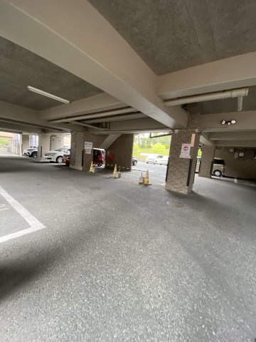 ヴィクトリア友泉の駐車場