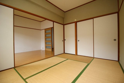 【和室】 | サードニックス宇田 | 大きい収納スペースもあります