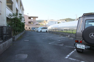 【駐車場】 | サードニックス宇田