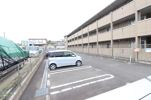 パストラルポートの駐車場