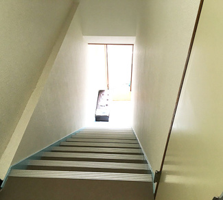 【内装】 | 根岸貸倉庫 | 階段