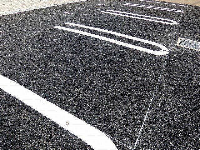 アミストッソ・コルザⅡの駐車場