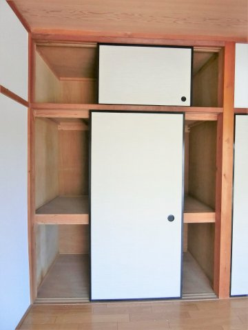 東金中野638貸家2号棟の収納