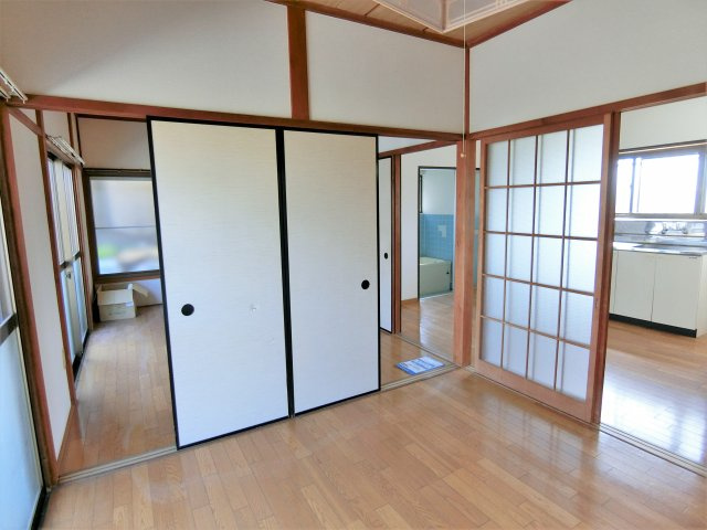 東金中野638貸家2号棟の洋室