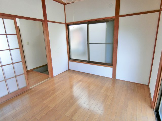 東金中野638貸家2号棟の洋室