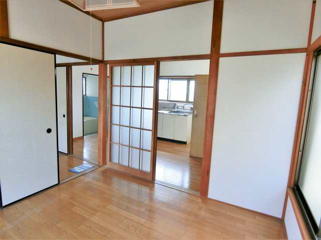 東金中野638貸家2号棟の洋室