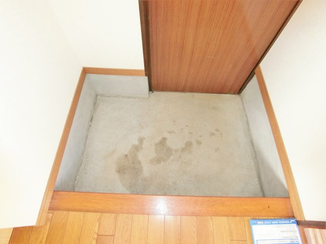 東金中野638貸家2号棟の玄関