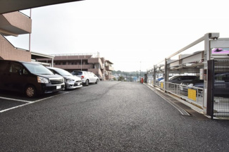 【駐車場】 | 平置・機械式駐車場です。