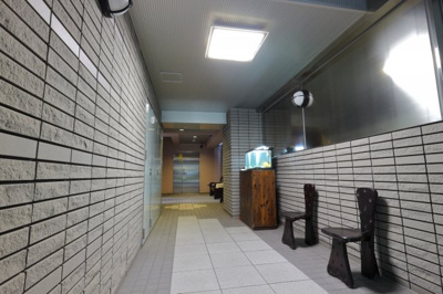 【エントランス】 | ル・ムーブル井村 | 清潔感のあるエントランス