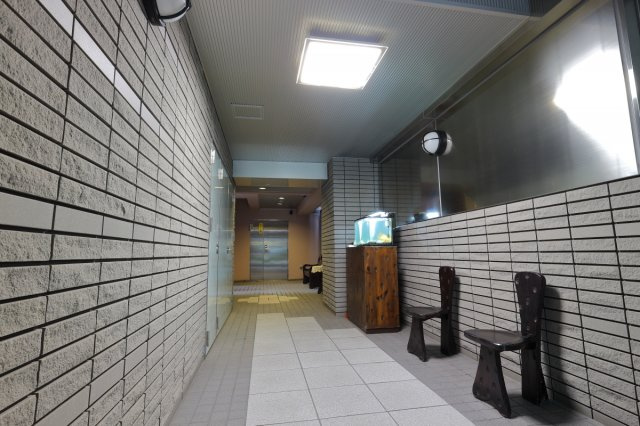 【エントランス】 | ル・ムーブル井村 | 清潔感のあるエントランス