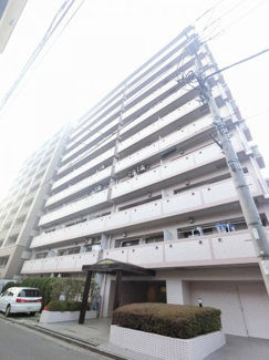 【外観】 | 総戸数５３戸、平成６年１月築、管理人は日勤勤務につき管理体制良好です♪