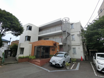 【外観】 | チェリーハイツ山手 | 総戸数９戸、昭和５５年６月築、管理人は巡回勤務につき管理体制良好です♪