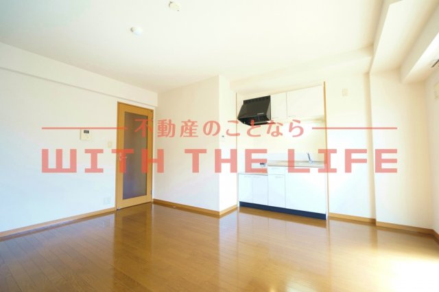 オリーヴァ日ノ出【キャッシュバック対象物件】の居間・リビング|ゆったりとしたリビングです