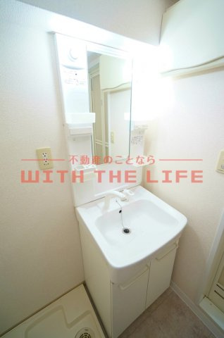 オリーヴァ日ノ出【キャッシュバック対象物件】の独立洗面台|朝の支度にも助かる、独立の洗髪洗面化粧台