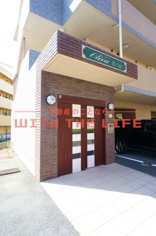 オリーヴァ日ノ出【キャッシュバック対象物件】のエントランス|落ち着いたエントランスです