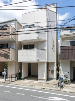 【外観】 | 南側6.5m幅の公道につき陽当たり開放感共に良好です。