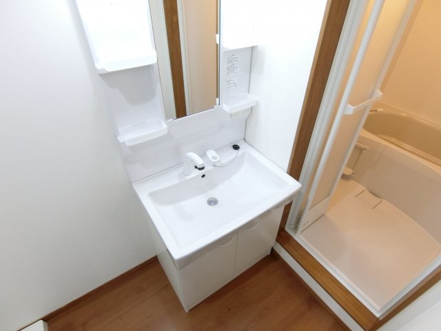 ラ・メール富田林A棟の独立洗面台