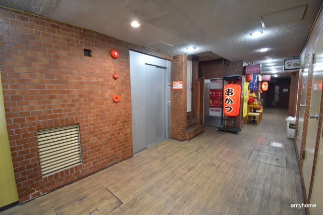 南森町天3館　仲介手数料無料のロビー