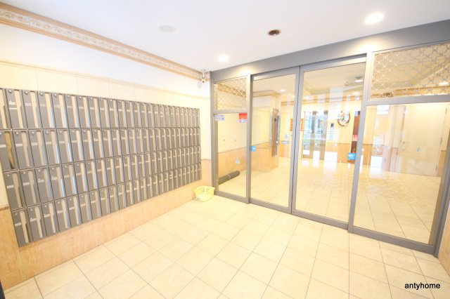 エスリード南森町駅前　仲介手数料無料のエントランス