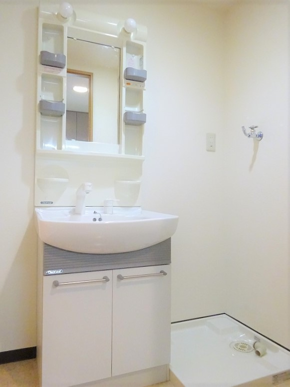 フリーデンの独立洗面台