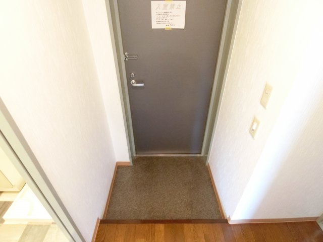 アスガルドの玄関|同物件別部屋写真