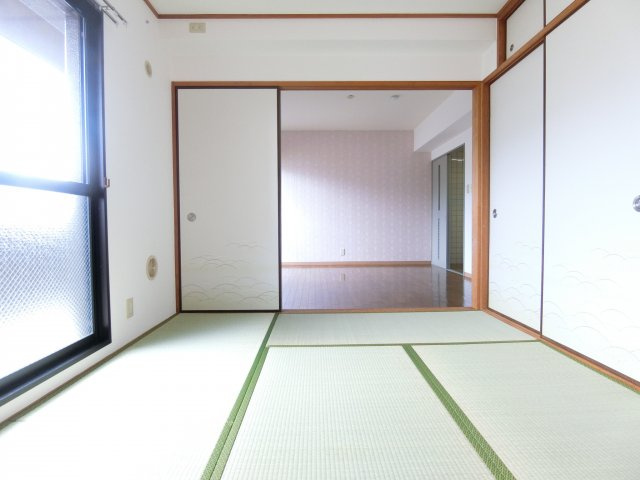 アスガルドの寝室|同物件別部屋写真