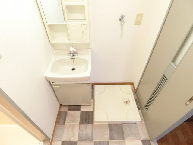 アスガルドの洗面所|同物件別部屋写真