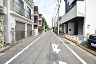 【前面道路含む現地写真】 | 近くには幼稚園や小・中学校があり、子育てしやすい環境となっております！