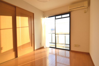 【洋室】 | レジデンス本宮 | ※画像は201号室