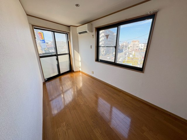 ヴァンテアンⅡの居間・リビング