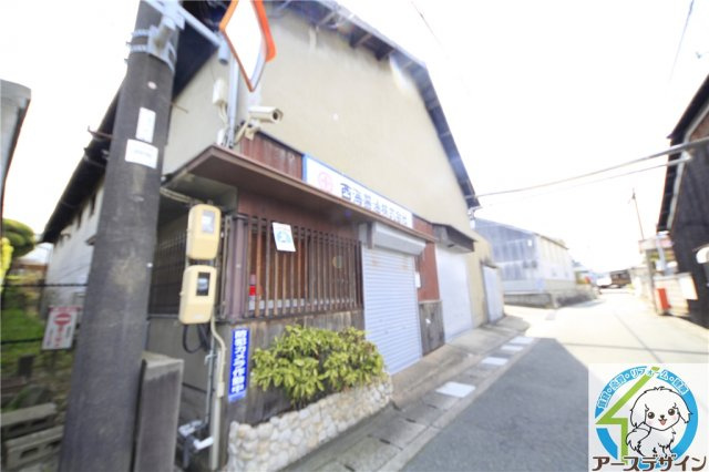 魚住町中尾貸し倉庫の外観