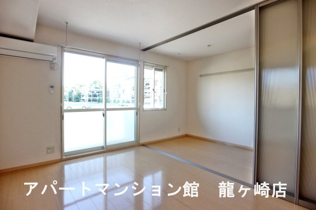 ルクリアの居間・リビング|オシャレなカウンターキッチンのお部屋♪
