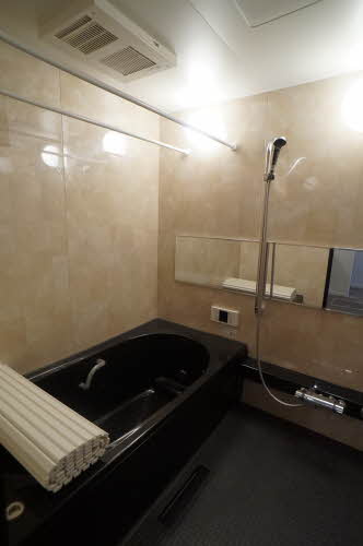 ベレオ盛岡八幡の浴室